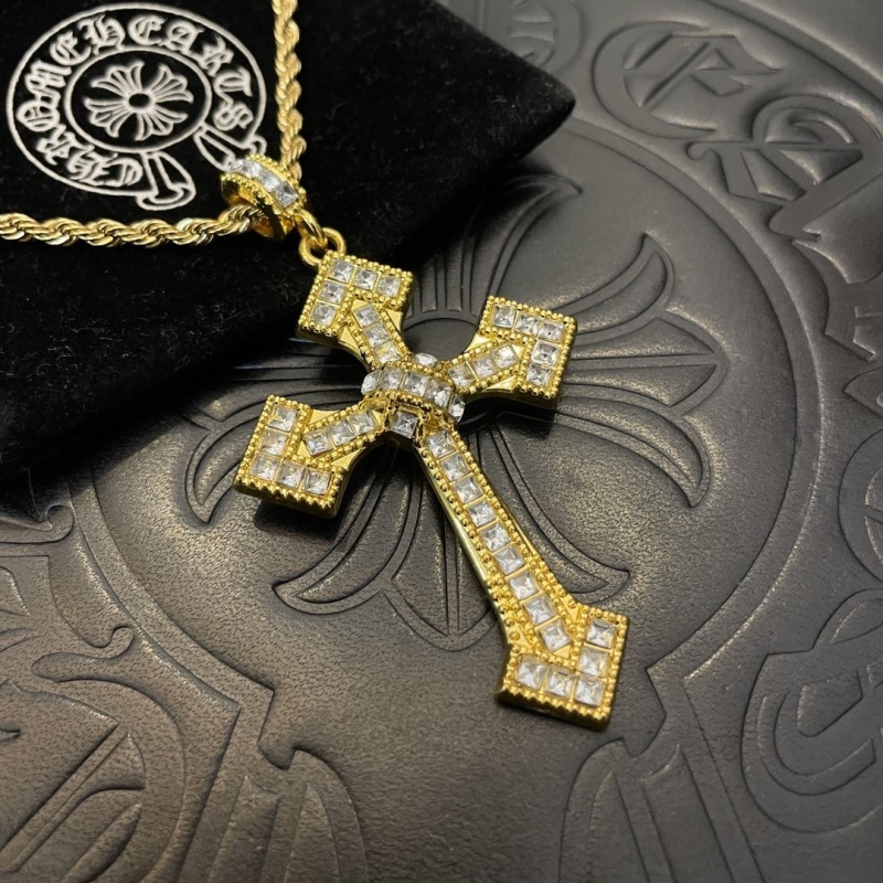 Ch*0me He**ts necklaces